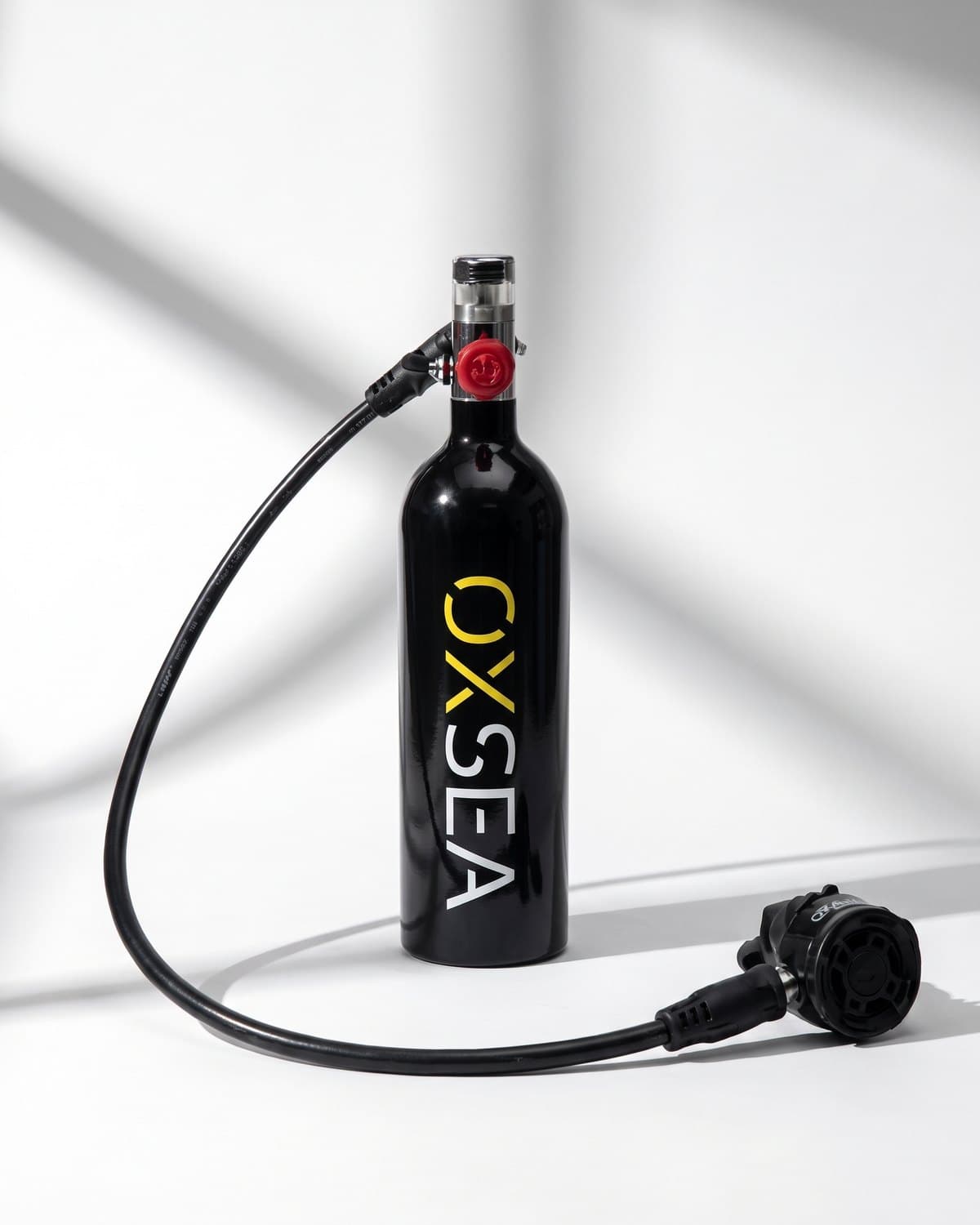OX1000-Flasche mit externem Atemregler, Studioaufnahme